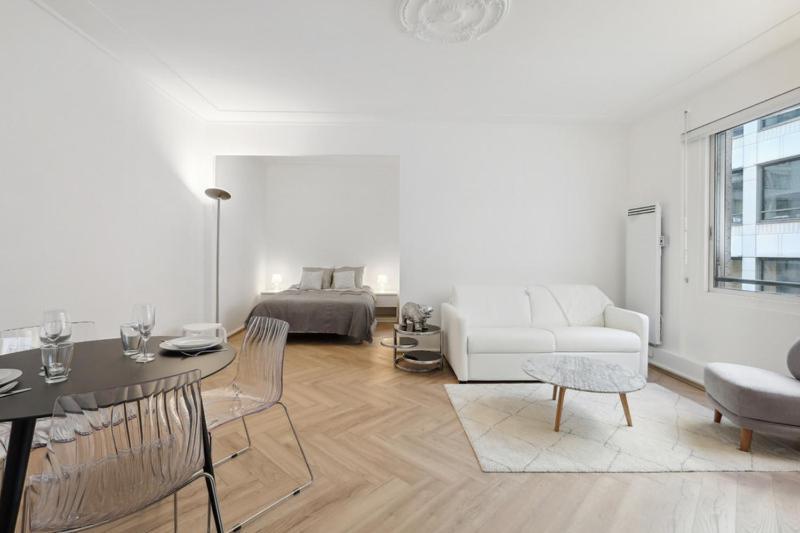 623 Mont - Superb In *