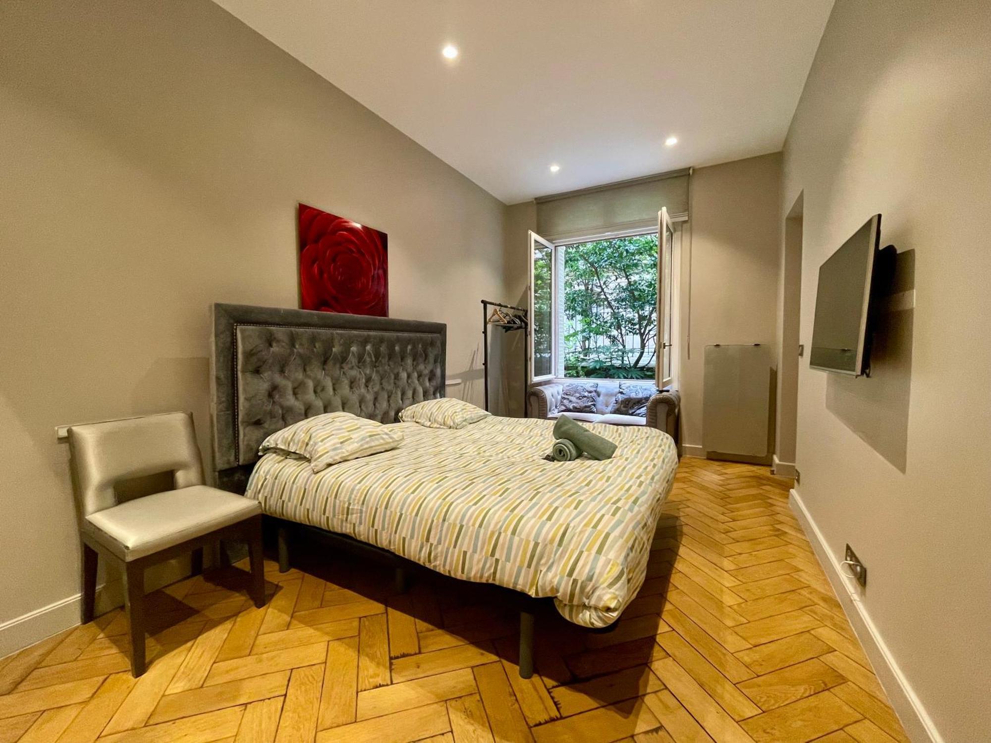 Apartment Tour Eiffel Montaigne Paris