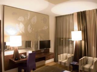 Hotel Est Parigi