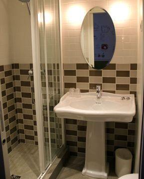 Hotel Des 3 Poussins Paris