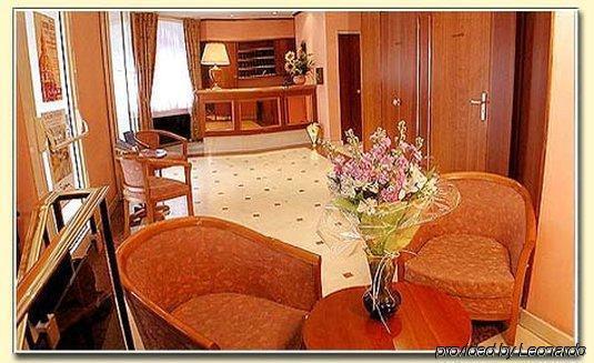 Monceau Elysées 3* Parigi