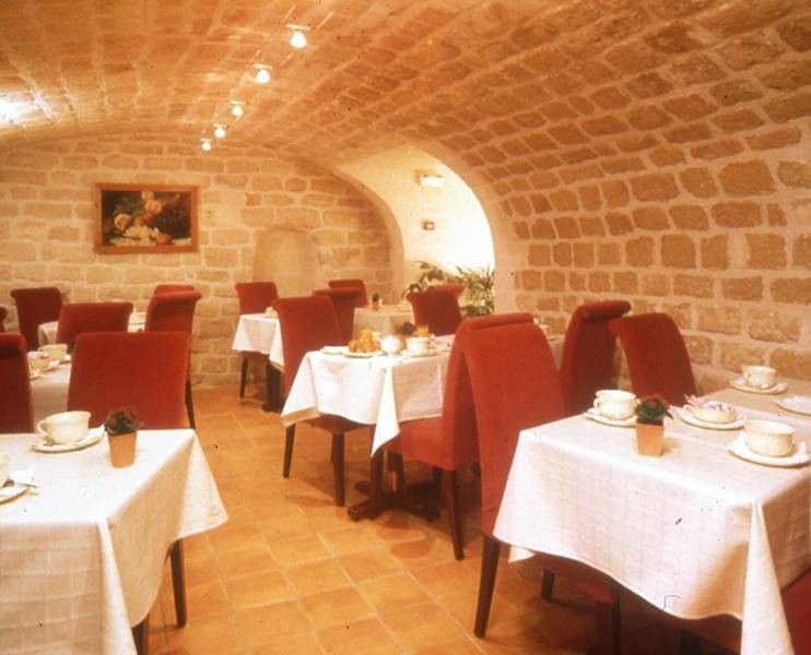 Des 3 Poussins Paris