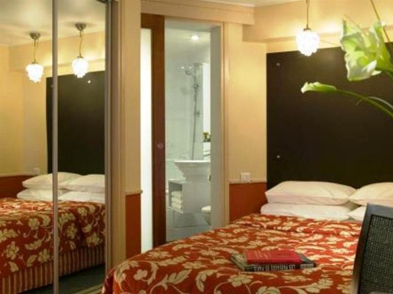 Joe M Hotel