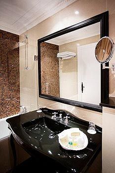 Fougère Hotel 4*