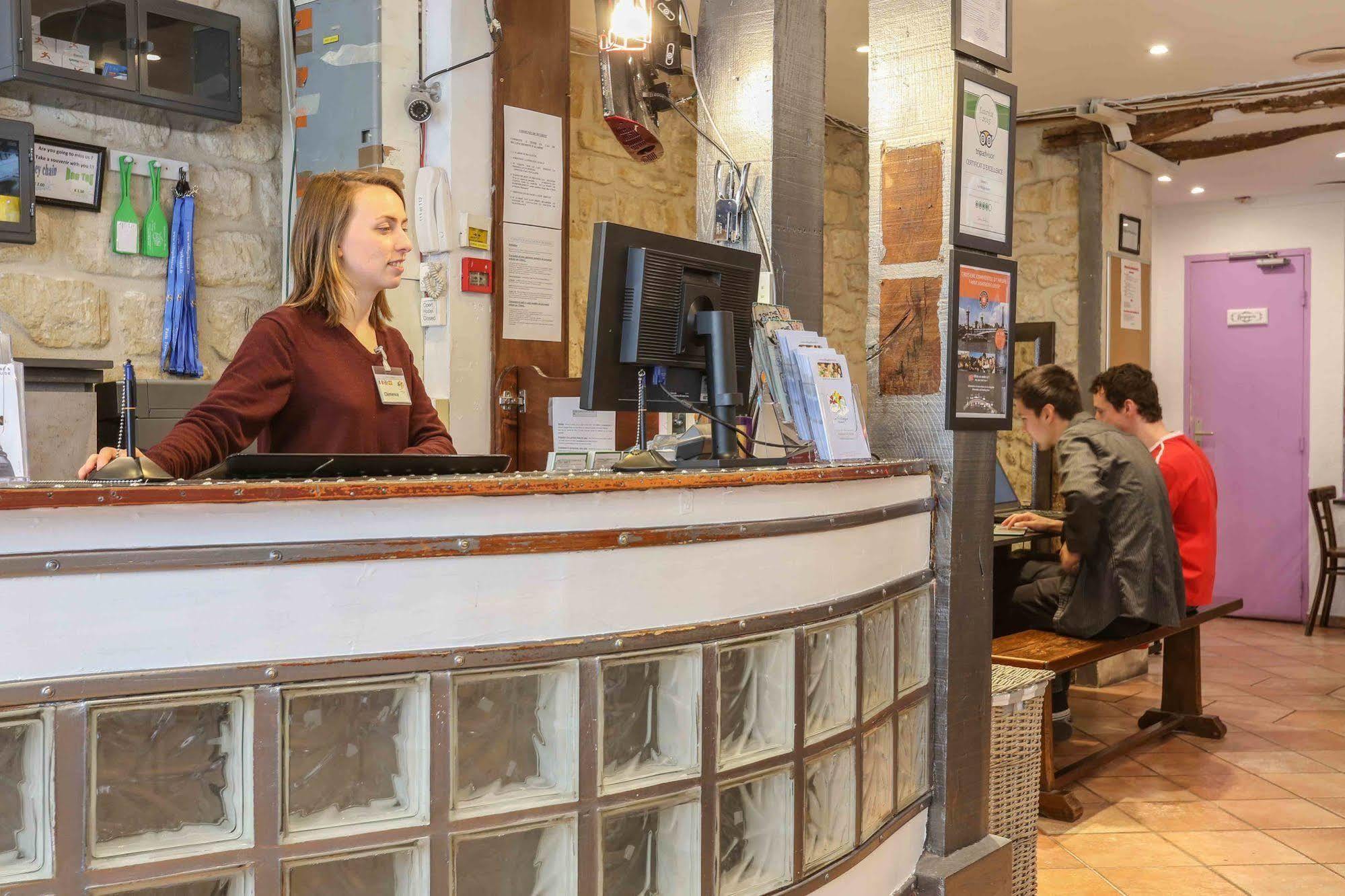 Le Village Montmartre By Hiphophostels Hostel Paris