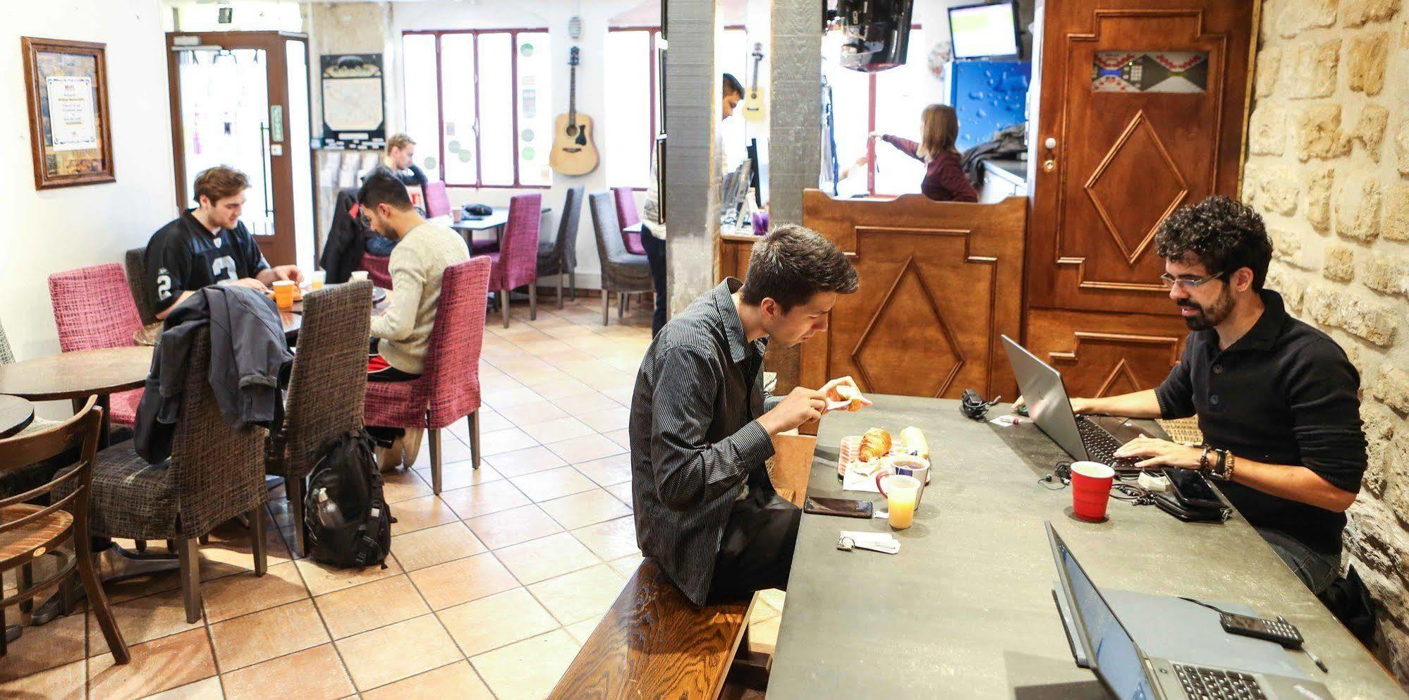 Le Village Montmartre By Hiphophostels Hostel Paris