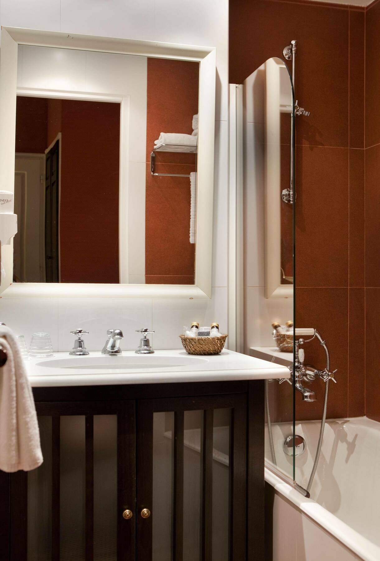 Serotel Lutèce 4*