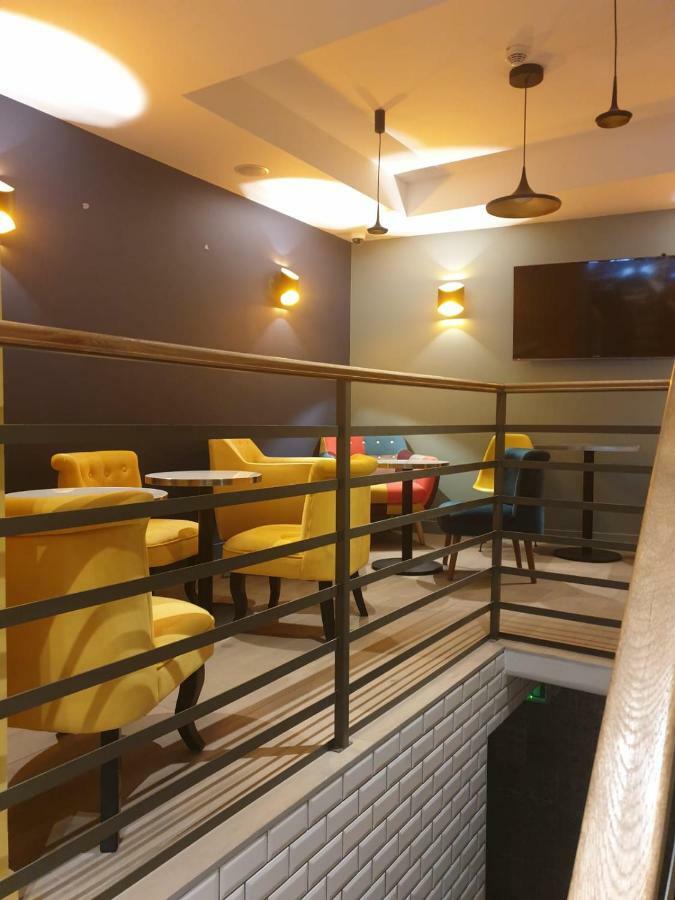 Hotel Panam Gambetta- Place Gambetta-mairie Du 20 Emme Paris
