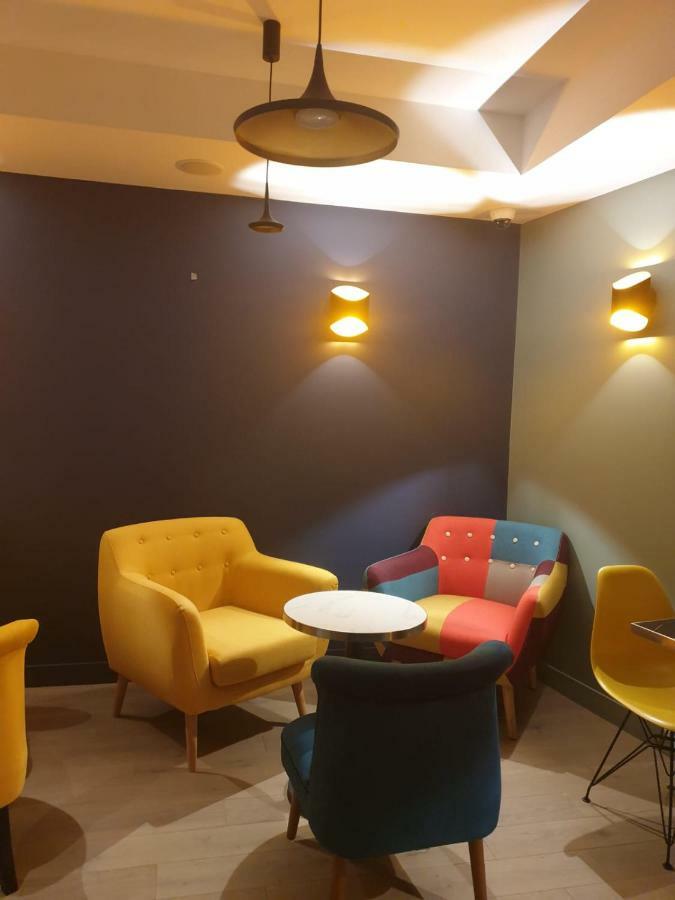 Hotel Panam Gambetta- Place Gambetta-mairie Du 20 Emme Paris