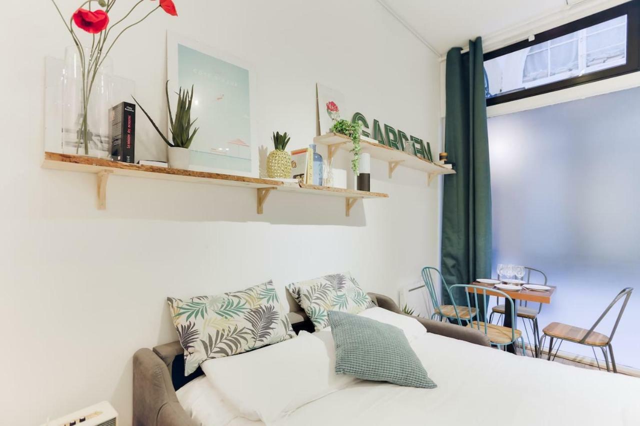 Design For 4 People Between Louvre & Opera Apartment